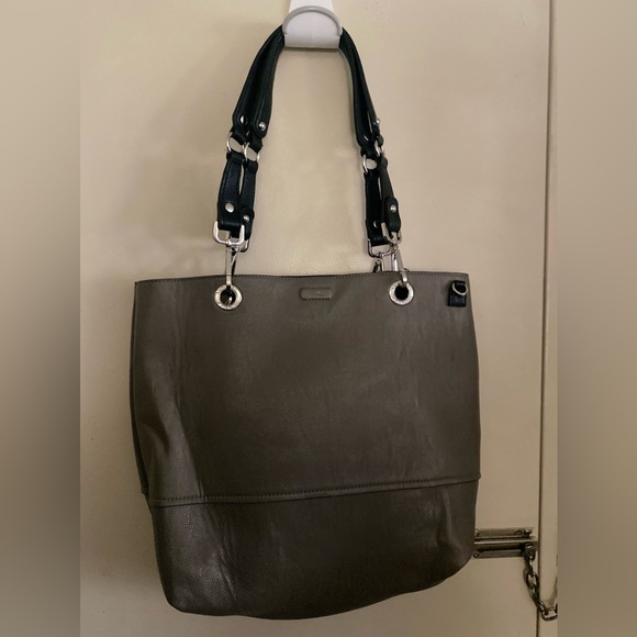 Gray Calvin Klein purse with black wristlet - Picture 5 of 8